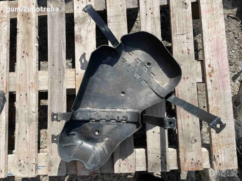 Кора под Резервоара 7L0201974B Porsche Cayenne 3.0D 92A/EG22/2012, снимка 1