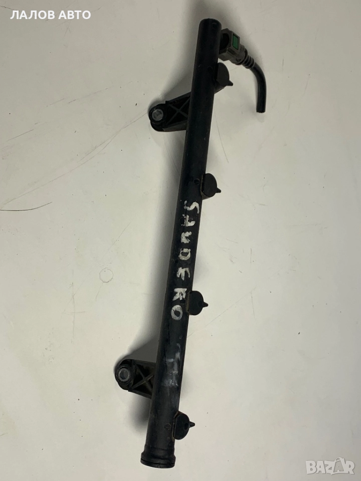 Горивна бензинова рейка Дачия Сандеро 1.4 1.6 8200494284, снимка 1