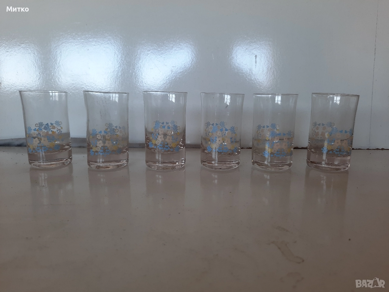 Малки колекционери стъклени чашки за алкохол , снимка 1