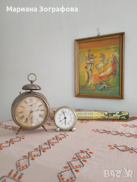 Стари будилници, Дамски - 2 бр., - J UWGHANS, - RUHLA, - "Чайка" 17 Рубина, позлатени, СССР 1960-70, снимка 1