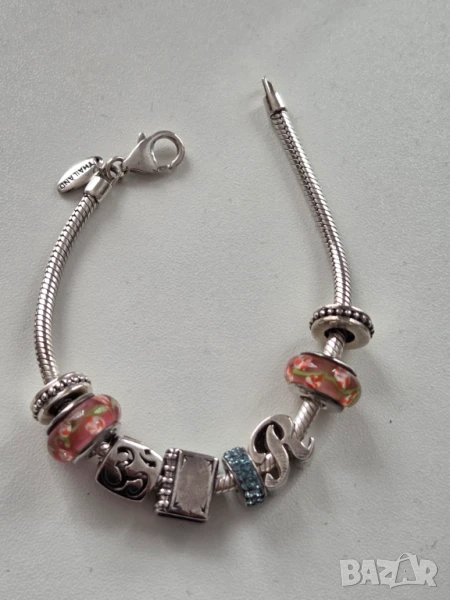 Сребърна гривна с талисмани, снимка 1