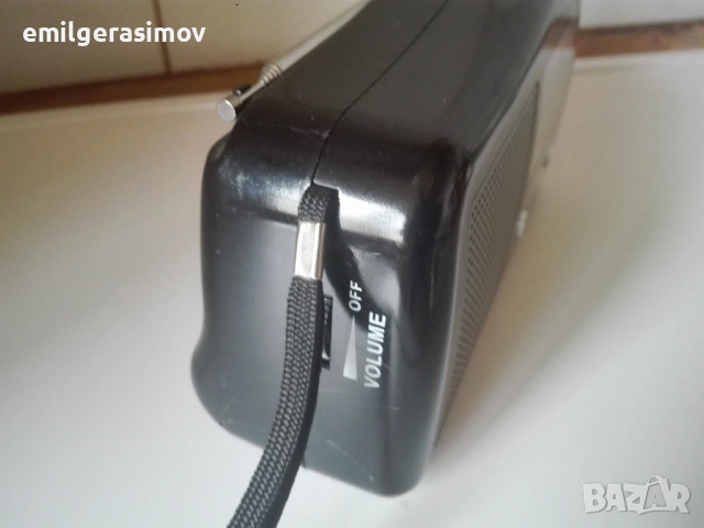  Радио GRUNDIG RF-150 , Радио WAXIBA и уокмен Tevion ., снимка 10 - Антикварни и старинни предмети - 51096483