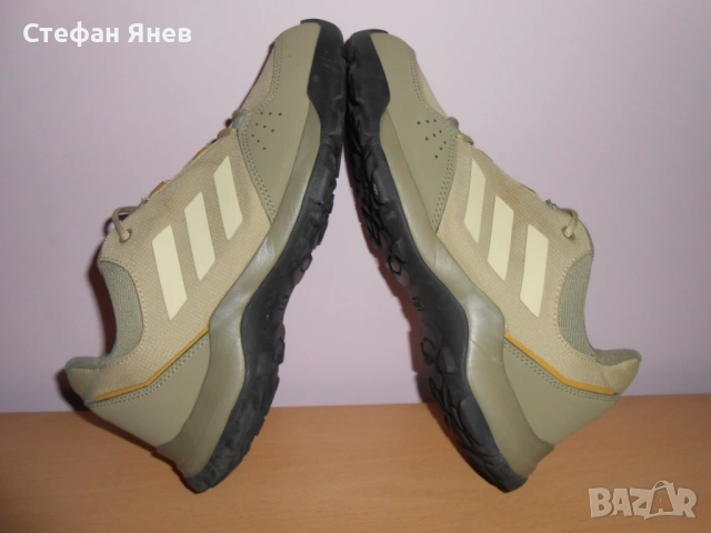 Дамски маратонки Adidas Traxion, снимка 4 - Маратонки - 53957954