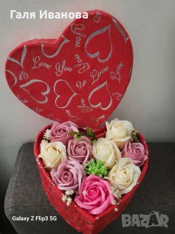 Кутии с рози от пластичен сапун, снимка 2 - Изкуствени цветя - 48989668