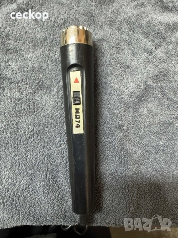 Стар микрофон МД 74 и стари аудио кабели