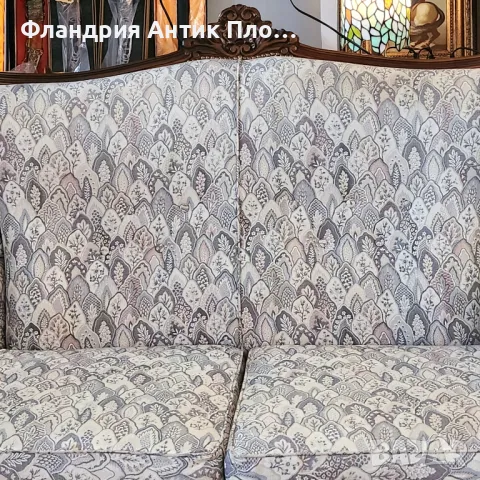Античен диван с резбовани дървени детайли, снимка 3 - Дивани и мека мебел - 48390700