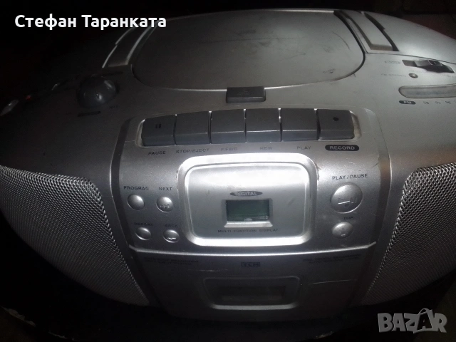 Радио касетофон работи си на радио и звук си има., снимка 8 - Радиокасетофони, транзистори - 53060578