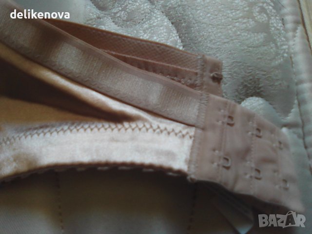 Два цвята. Naturana. Size 100 D-E Страхотен нов сутиен, снимка 5 - Бельо - 36726351