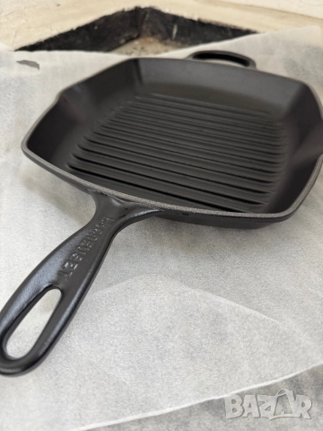Професионален Чугунен Тиган Le Creuset Signature Square Skillet Grill 26см, 20183.26.00 / 00422!
