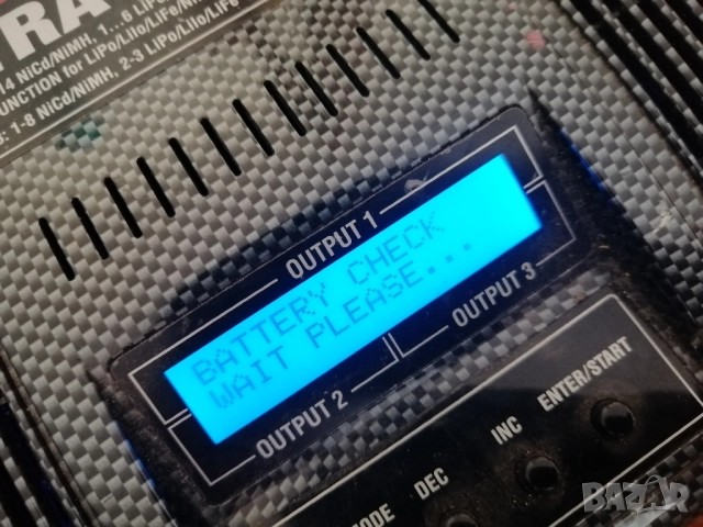 Зарядно устройство за батерии GRAUPNER Ultra Trio plus 14, снимка 12 - Друга електроника - 51475809