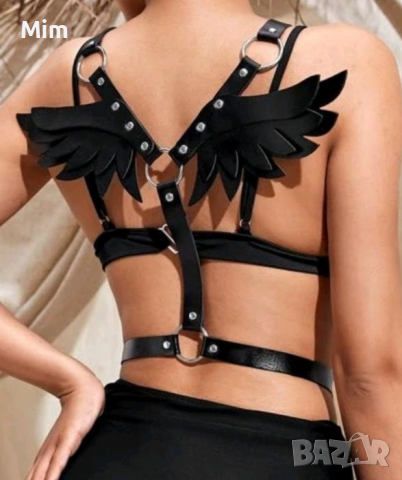Черен кожен харнес колан за тяло с впечатляващи крила