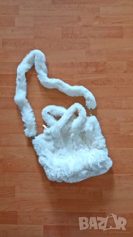 Пухкава и красива чанта, снимка 2 - Чанти - 53017906