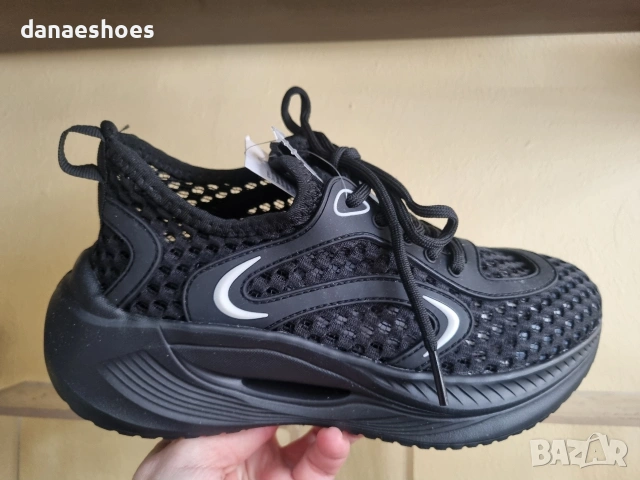Дамски маратонки от дишаща материя в черно , снимка 2 - Маратонки - 54148965