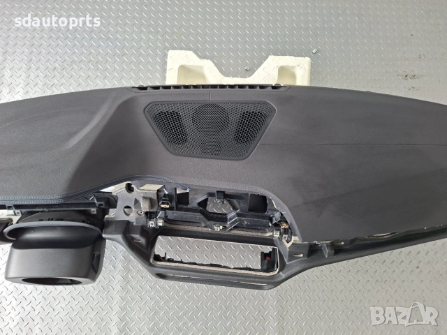 НОВО Оригинално Табло BMW G20 G21 G22 G23 G26 G42 G80 M3 M4 Черно Син Шев без HUD, снимка 5 - Части - 54073503