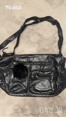 Дамска чанта с пух, снимка 2 - Чанти - 51034637