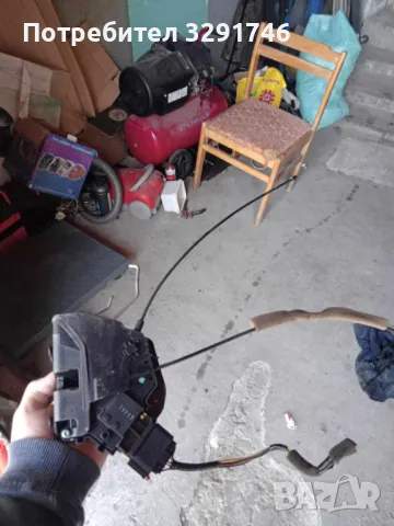 Брава предна лява врата за Мазда 3  1.6HDI 109k.с 2007г, снимка 3 - Части - 50070372