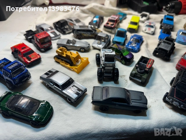 Колички Hot wheels, Matchbox, Welly, снимка 5 - Коли, камиони, мотори, писти - 54073339