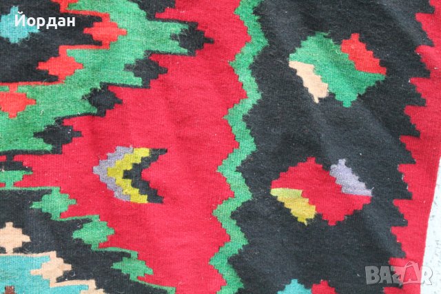 Чипровски килим, снимка 4 - Антикварни и старинни предмети - 38177968