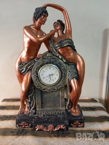 Фигуративен настолен, каминен часовник