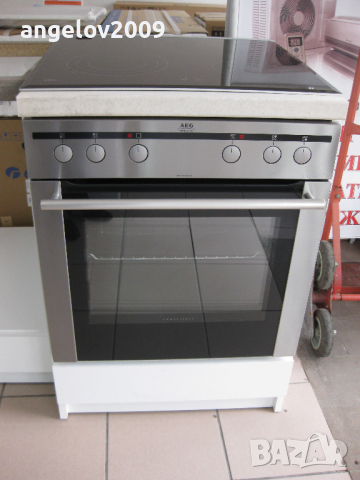 Фурна с керамичен плот AEG, снимка 2 - Печки, фурни - 44632373