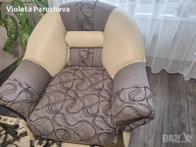 Сравнително запазена холова гарнитура за някой който се нуждае., снимка 3 - Дивани и мека мебел - 54089665