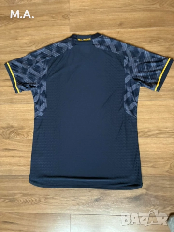 Authentic Екип на Реал Мадрид Размер L, снимка 2 - Футбол - 52332992
