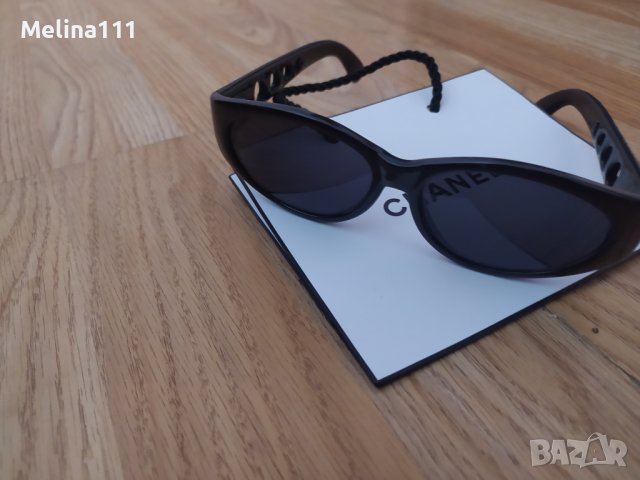 Продава слънчеви очила, снимка 1
