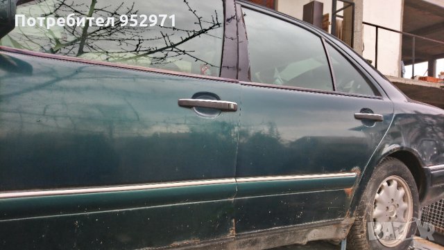 Мерцедес Е 300D, снимка 3 - Части - 31223395