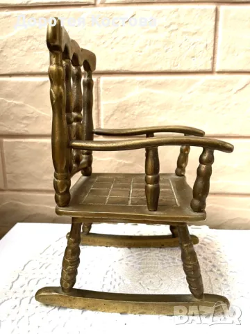 Малък люлеещ се месингов стол от Англия, снимка 4 - Антикварни и старинни предмети - 47983019