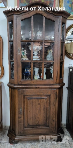 Висок дъбов шкаф с витрина, снимка 2 - Шкафове - 54133661