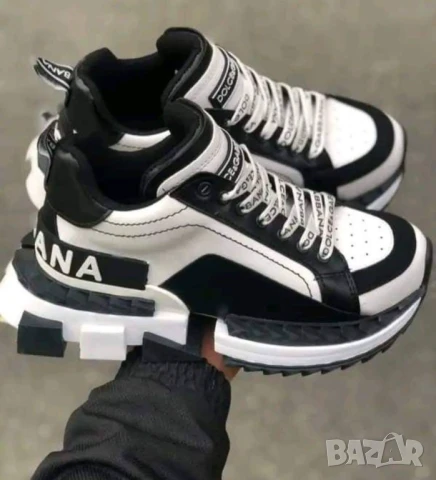 Дамски маратонки в бяло и черно