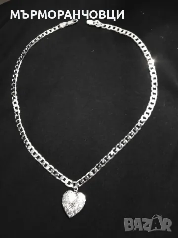 Ново, масивно сребърно колие със сърце. В подаръчна кутия.
