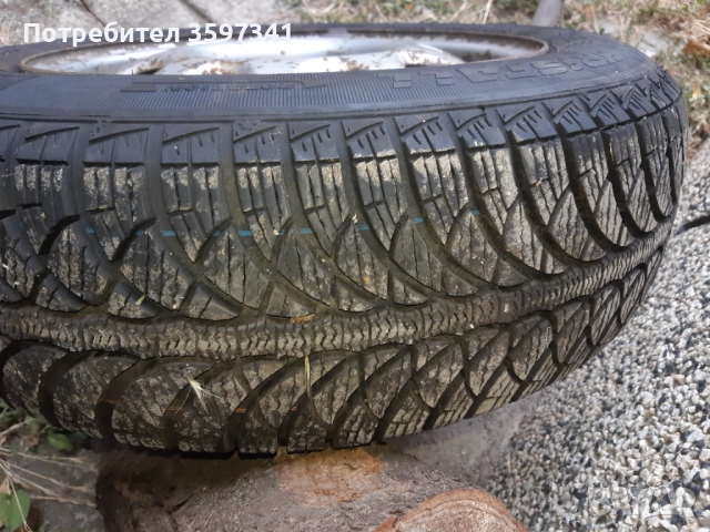 Голф 3 две зимни гуми 195/65/15 и 3 джанти, снимка 5 - Гуми и джанти - 52042415