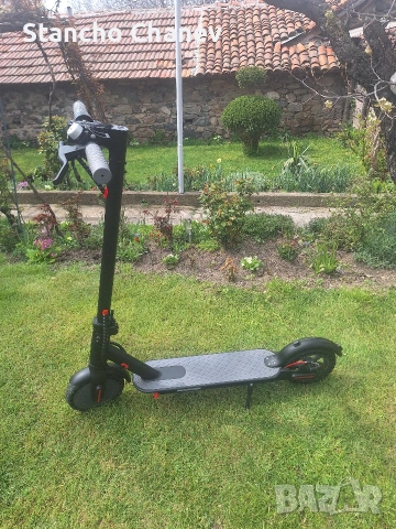 Електрическа тротинетка KickScooter Max , снимка 2 - Велосипеди - 54178466