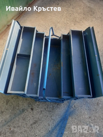 Продавам куфар за инструменти 