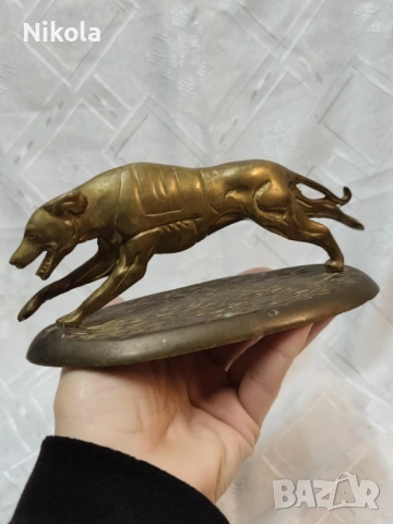 Масивна бронзова фигура на куче, състезателна хрътка, снимка 3 - Антикварни и старинни предмети - 53122285