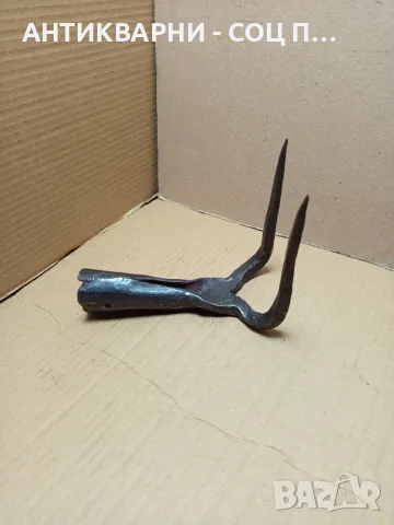 Соц Стар Ръчно Кован Инструмент За Копаене., снимка 5 - Антикварни и старинни предмети - 49328824