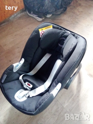 Продавам детско столче за кола кожа 