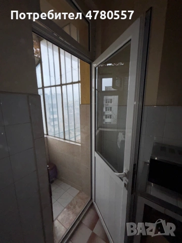 Алуминиева врата с прозорец надстройка 