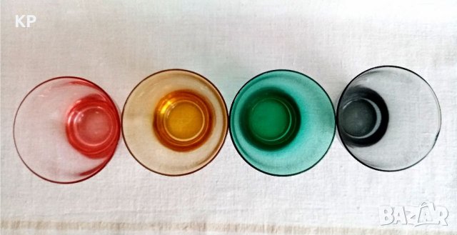Ретро чашки от цветно стъкло , снимка 7 - Антикварни и старинни предмети - 39813715