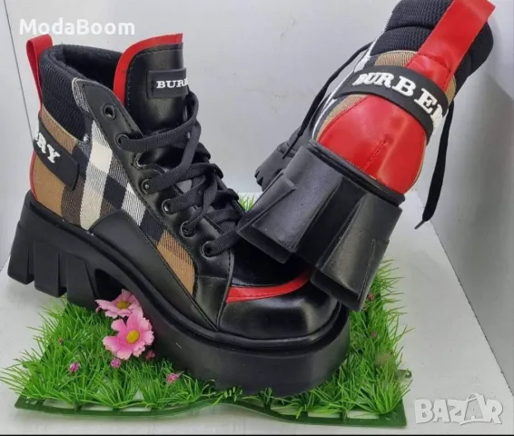 Burberry • стилни дамски боти 
