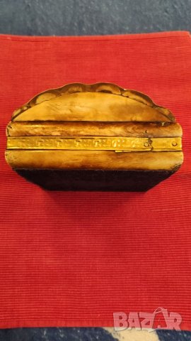 Голяма кутия за бижута от кост и месинг. , снимка 10 - Колекции - 38798851