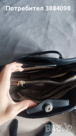 Нова чанта Guess, снимка 4 - Чанти - 52006252