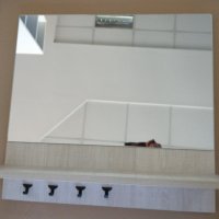 Огледало с етажерка с 4 закачалки за ключове за стена 60х57 см ПДЧ, снимка 5 - Огледала - 35207597
