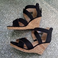 Дамски обувки Cox, нови, черни с беж, снимка 1 - Дамски обувки на ток - 29513806