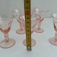 Антикварни чашки  за ракия цветно розово стъкло, снимка 2 - Антикварни и старинни предмети - 31029183