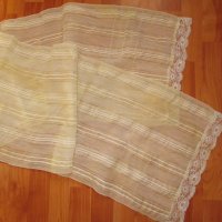 Стара ръчно тъкана кърпа,носия,дантела,копринен кенар, снимка 1 - Антикварни и старинни предмети - 35557765