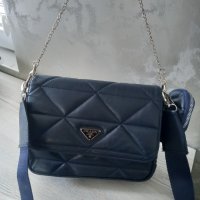 Prada - дамска чанта , снимка 4 - Чанти - 42089405