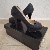 Обувки на ток, снимка 2 - Дамски елегантни обувки - 44634817