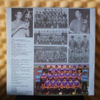 75 години футбол в Левски - Спартак, снимка 2 - Грамофонни плочи - 29496505